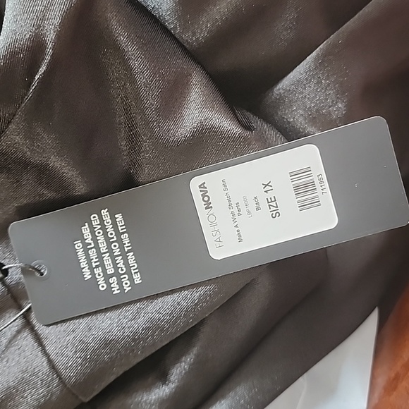 Fashion Nova satin pants black - Picture 7 of 9